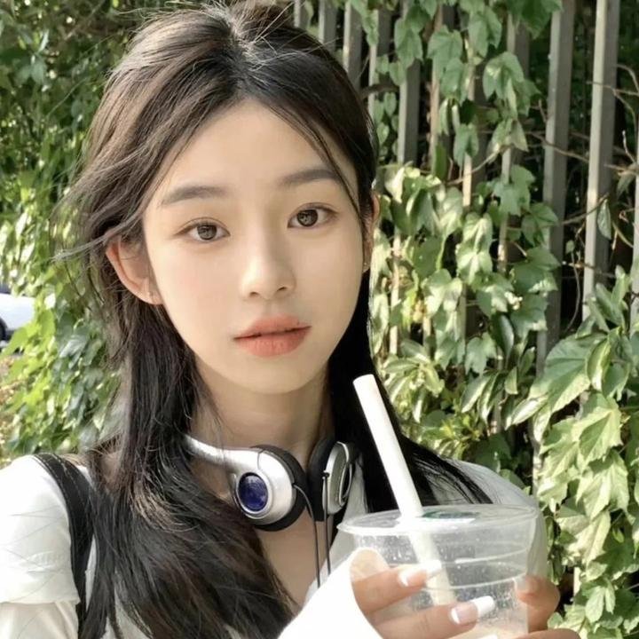 大宅院的女人